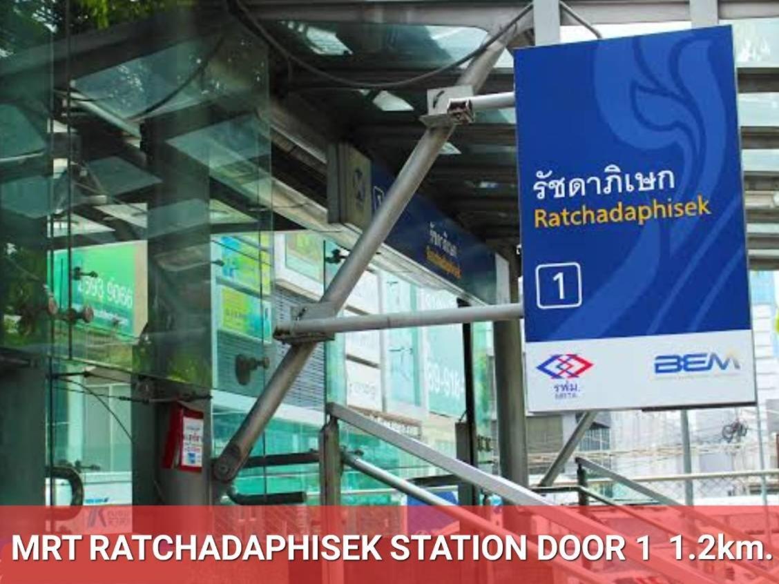 Hostel Ez Sleep @ Ratchada 19 Bangkok Exterior foto