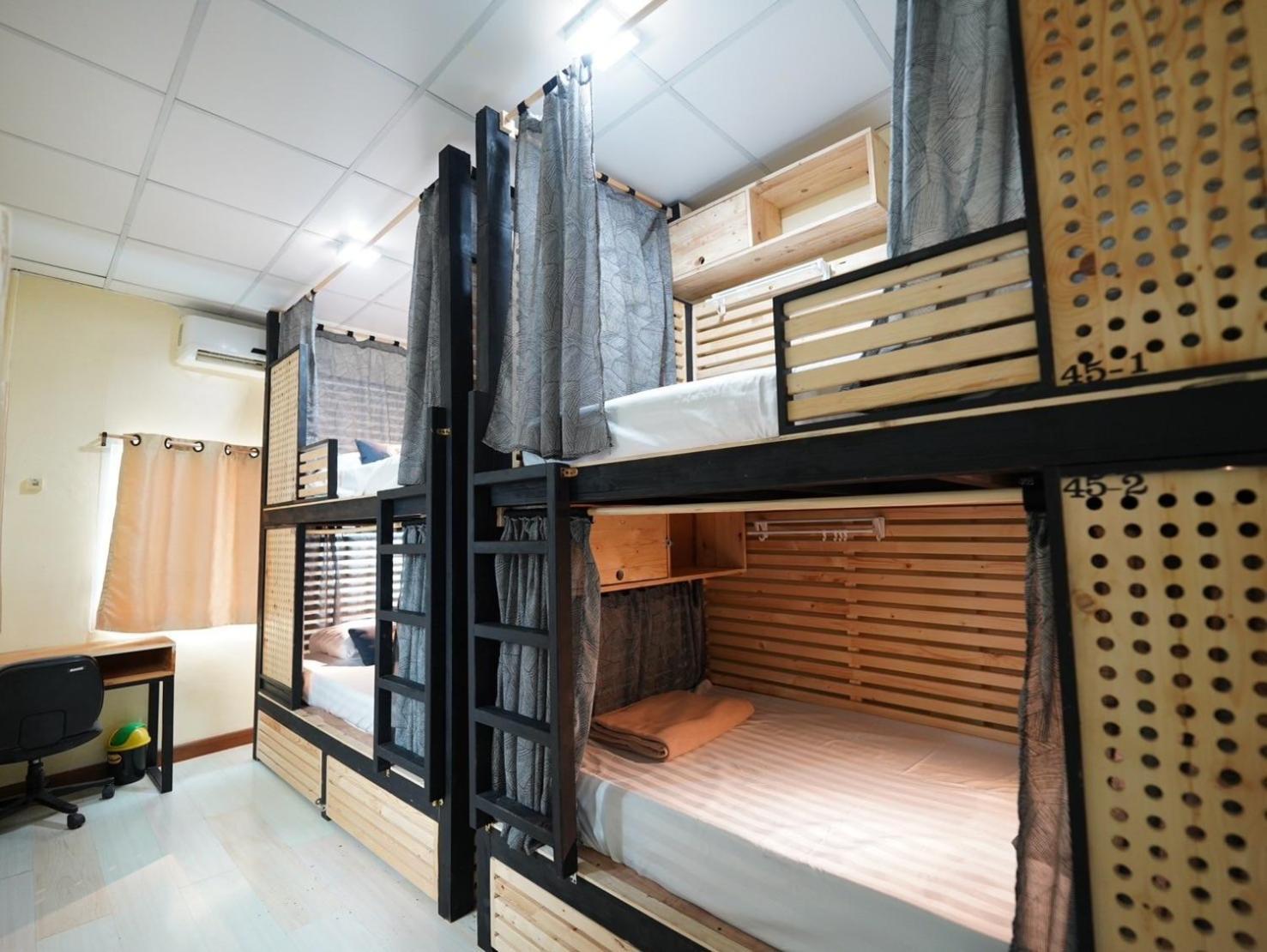 Hostel Ez Sleep @ Ratchada 19 Bangkok Exterior foto
